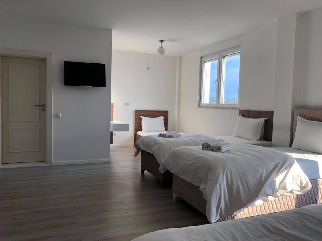 Hotel Dardani Titova Mitrovica Екстериор снимка