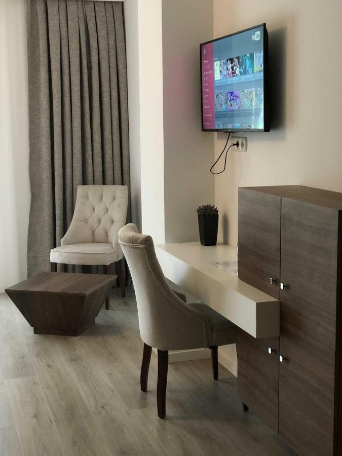 Hotel Dardani Titova Mitrovica Екстериор снимка