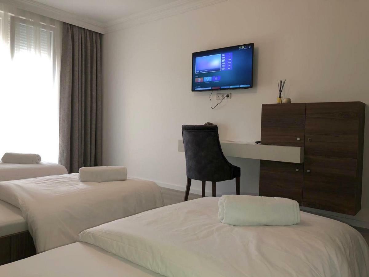 Hotel Dardani Titova Mitrovica Екстериор снимка